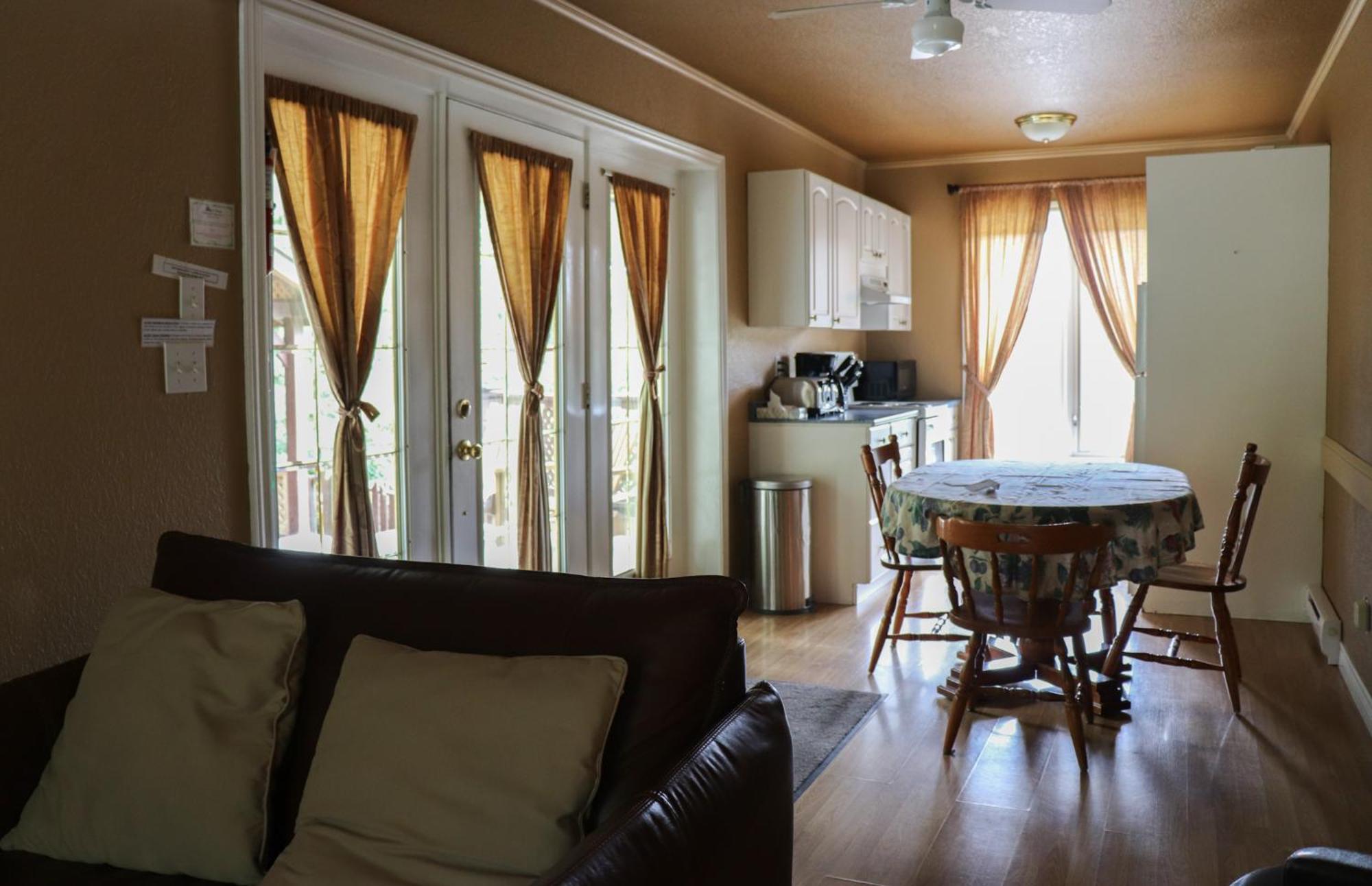 La Bannik Villa Ville-Marie Екстериор снимка